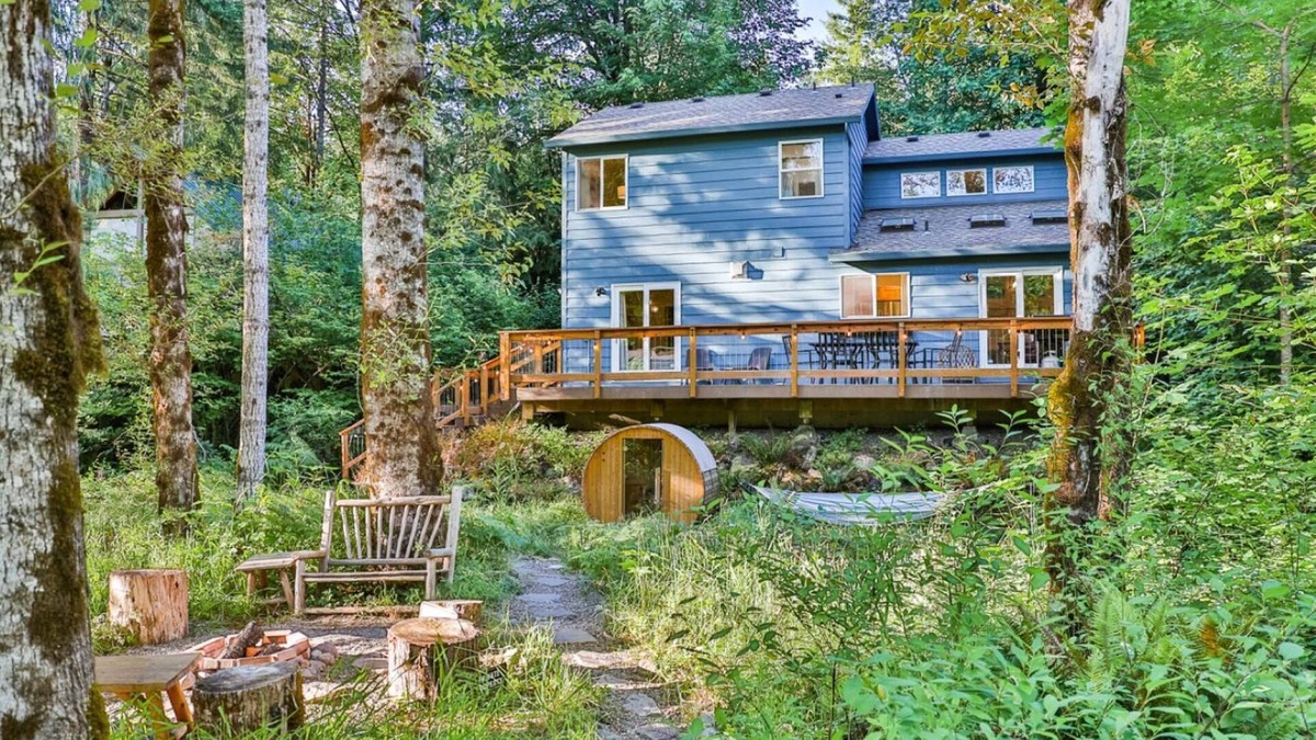 Brightwood House | Stunning Riverfront Getaway, *Pet Friendly*, Barrel Sauna, Huge Deck, Game Room, Fire-Pit, Pool