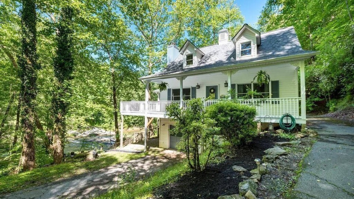Dahlonega House | Stunning Rushing River Views ~ North Georgia Mountains ~ Short Hop to Town!