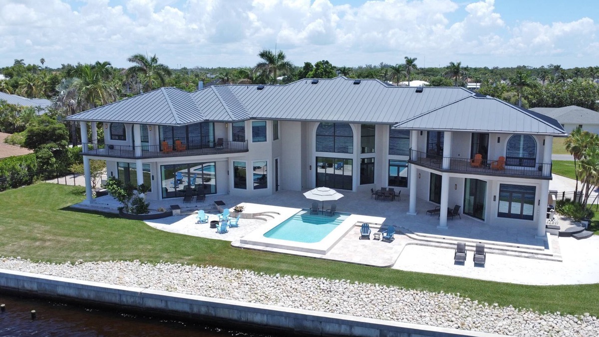 Iona Shores House | Stunning S. Fort Myers Riverfront Home With Unforgettable Sunsets! 2 Primary Suites! Heated Pool!