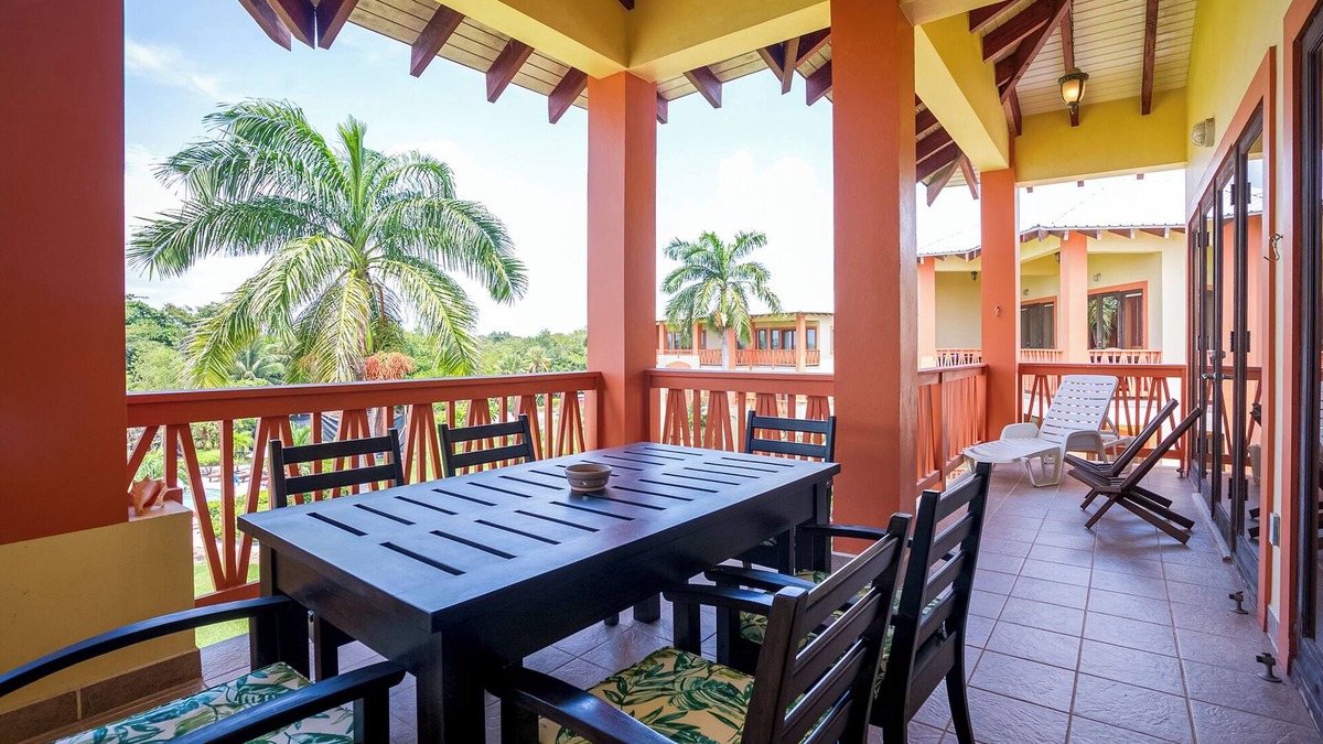 Cocoplum Apartment | Stunning Sea and Pool View Apartments Ideal for Group Getaways