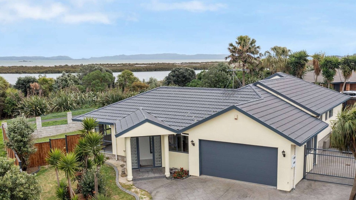 Manurewa House | Stunning Sea View Home Very near to AKL Airport