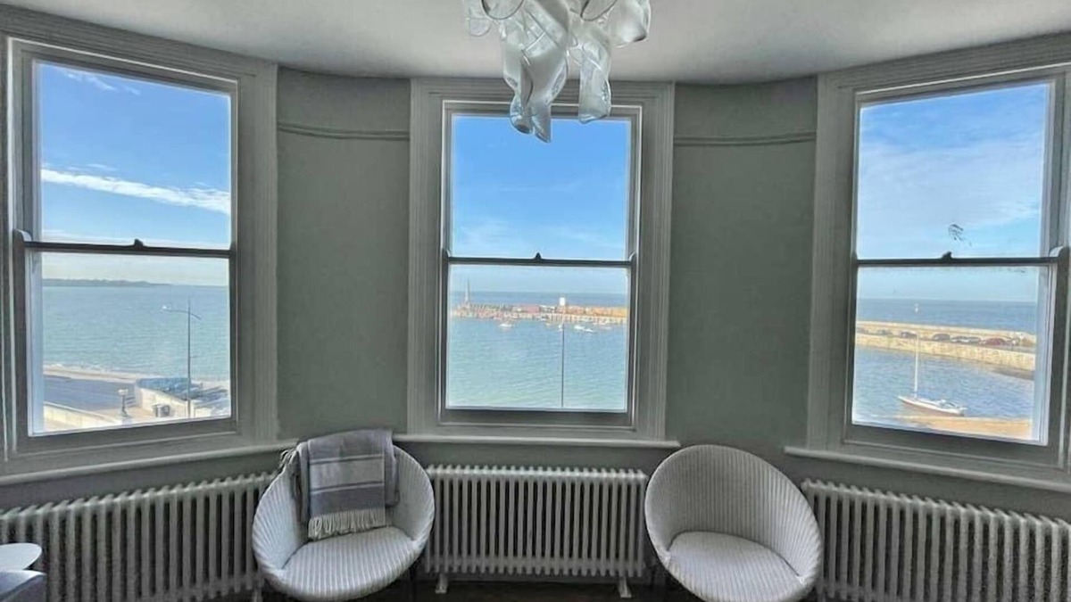 Margate Old Town Apartment | Stunning sea view - Margate Harbour Arm