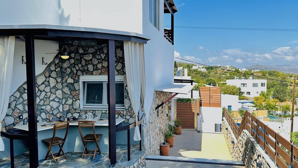 Kalathos House | Stunning sea views in Kalathos village near Lindos.