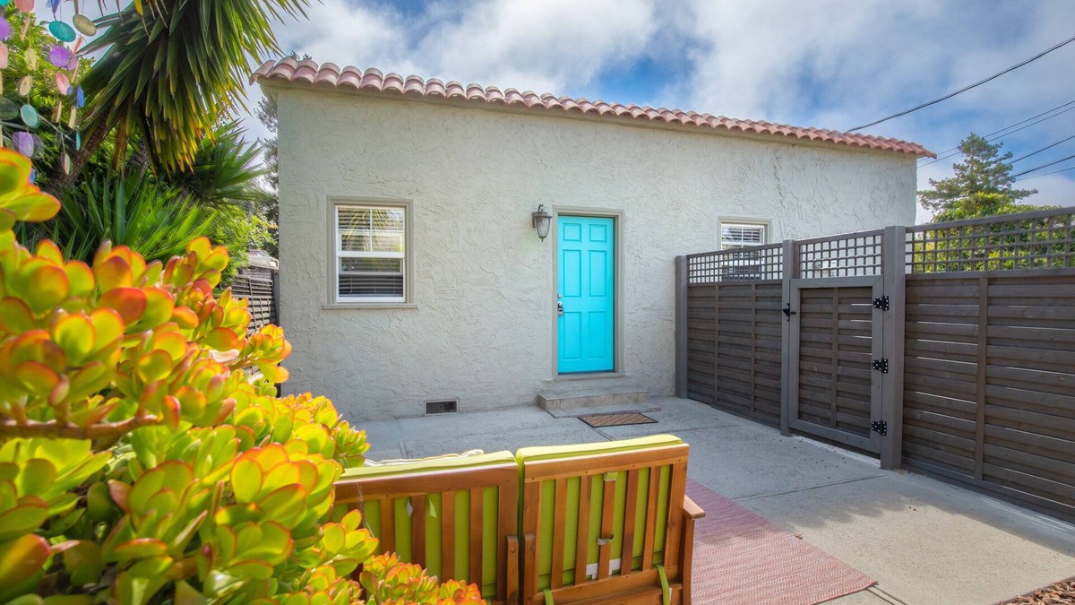 Seabright Cottage | Stunning Seabright Cottage: Walk to the Beach & Boardwalk
