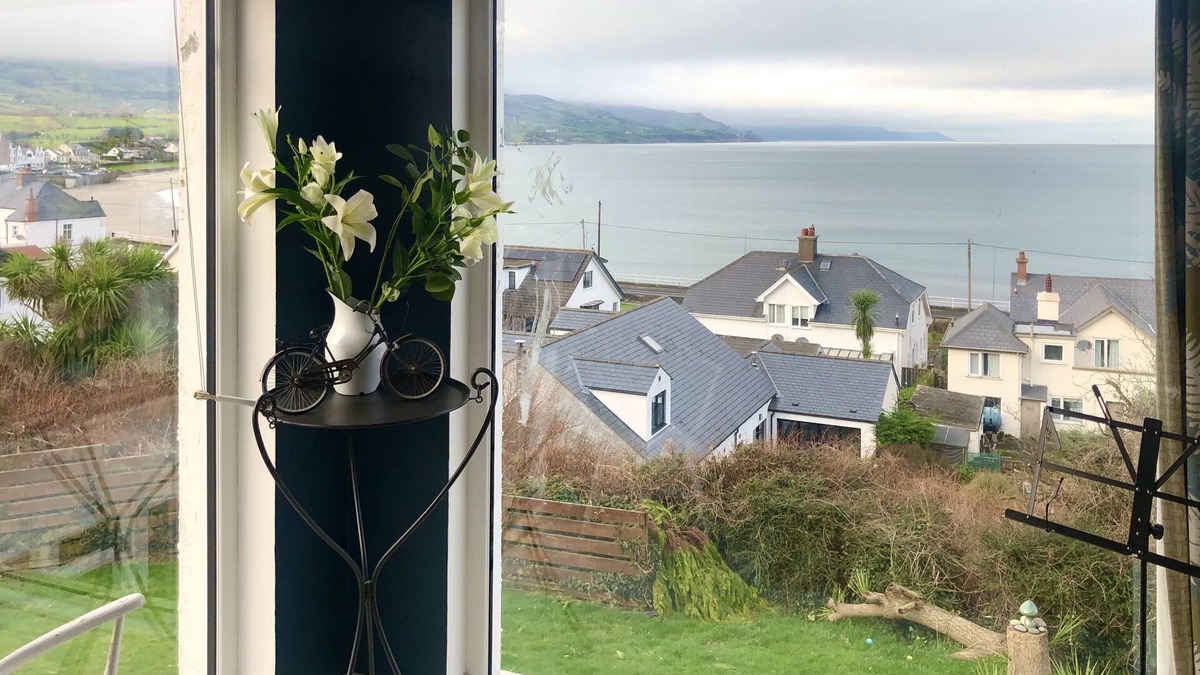 Ballygally House | Stunning Seaview Cottage, With 3 Bedrooms