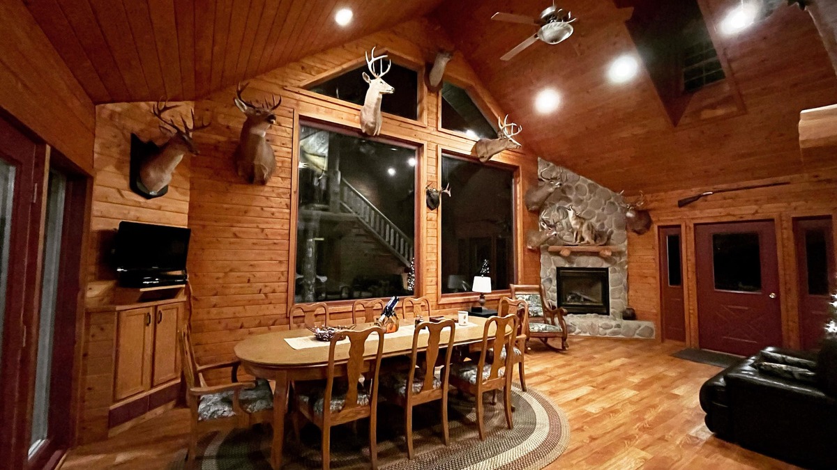 Cornell Cabin | Stunning, secluded lodge nestled in the woods- minutes from town.