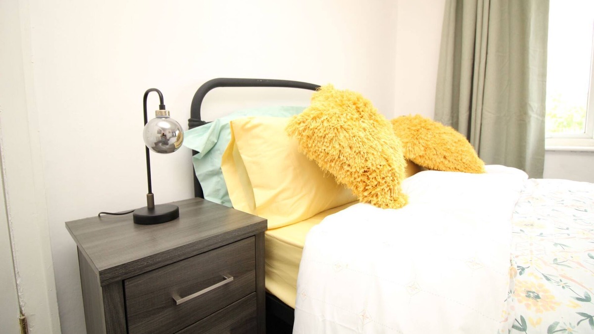 Scunthorpe House | Stunning Service Accommodation, Ideal Location Ashby Scunthorpe Sleeps upto 5