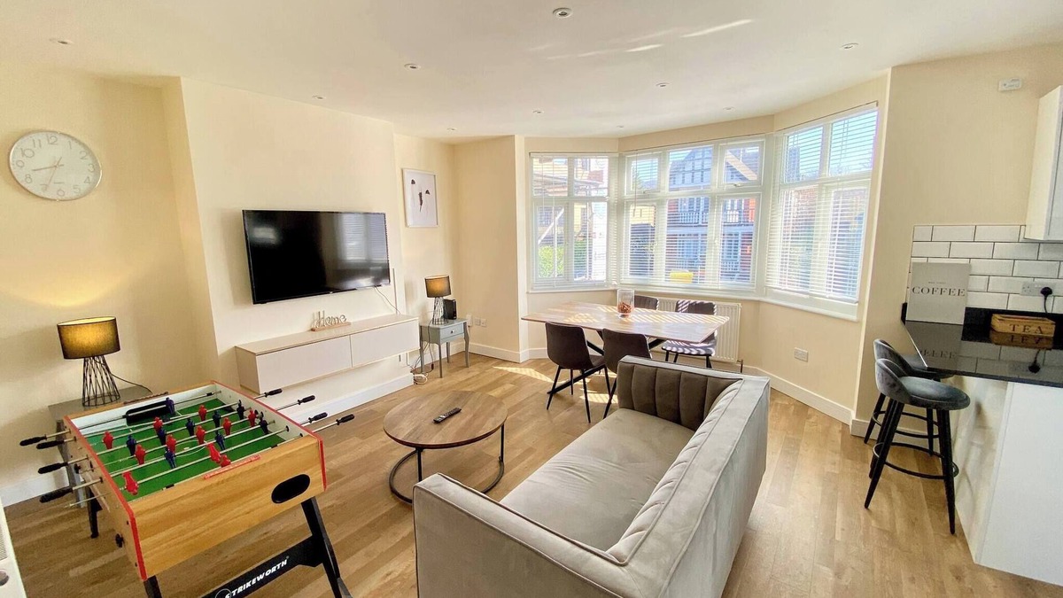 Croham Apartment | Stunning South Croydon Apartment - Relax in Style