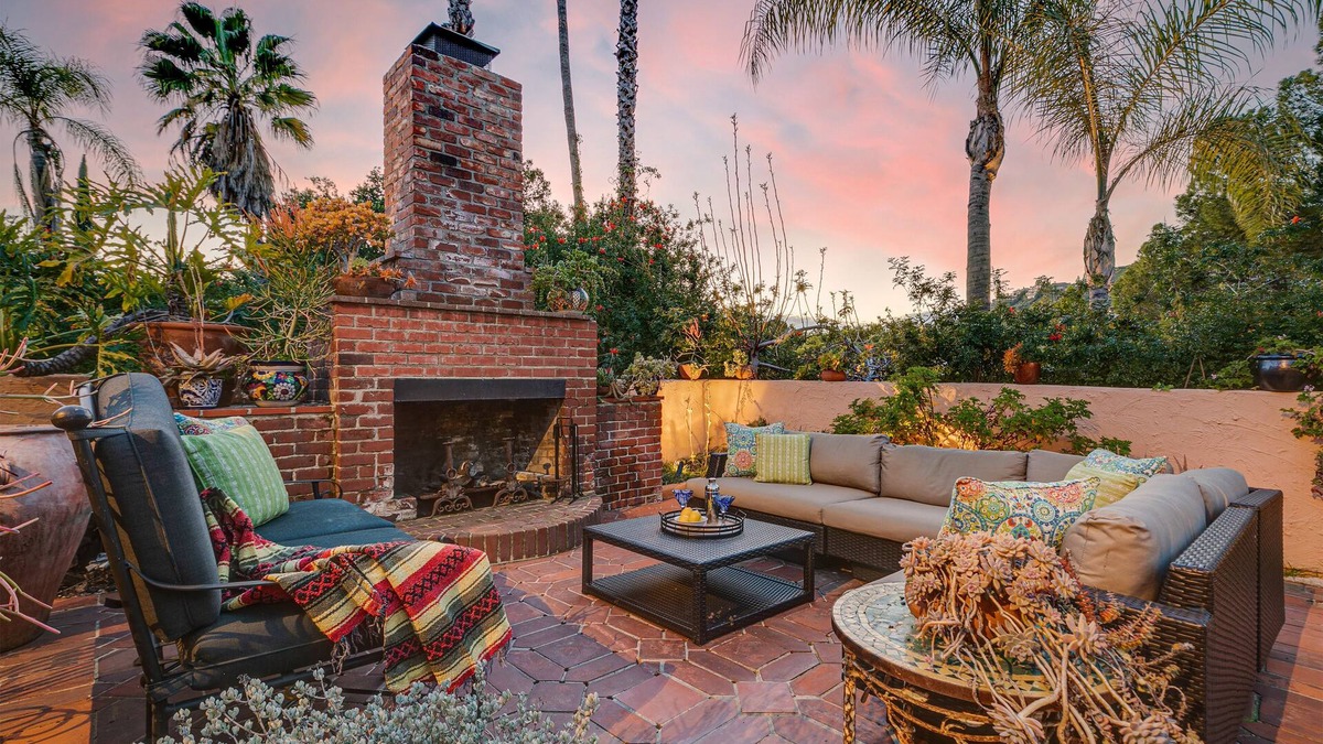 Brockmont House | Stunning Spanish Pool Home