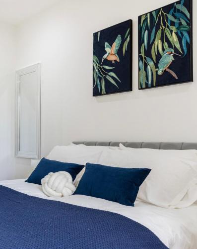 Lewisham Apartment | Stunning Studio Flat Minutes from Lewisham Station With View
