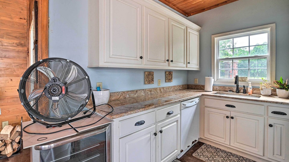 East Sumter House | Stunning Sumter Home on Active 330-Acre Farm!