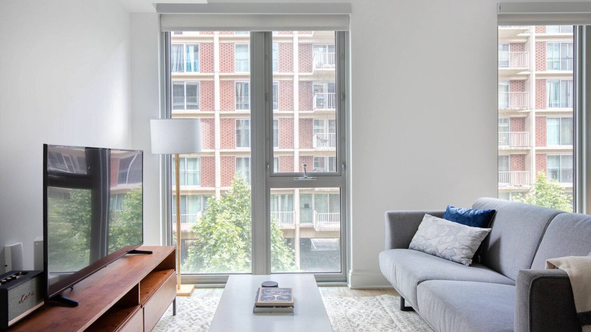 Capitol Hill Apartment | Stunning SW Waterfront Jr 1BR w/Rooftop Pool, Gym & W/D, by Blueground