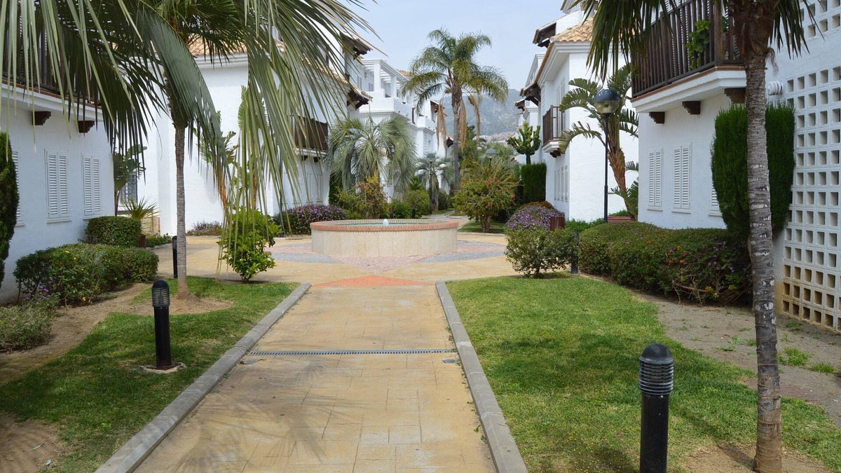 Torrequebrada Apartment | Stunning three bed penthouse to let over looking Torrequebrada Golf course.