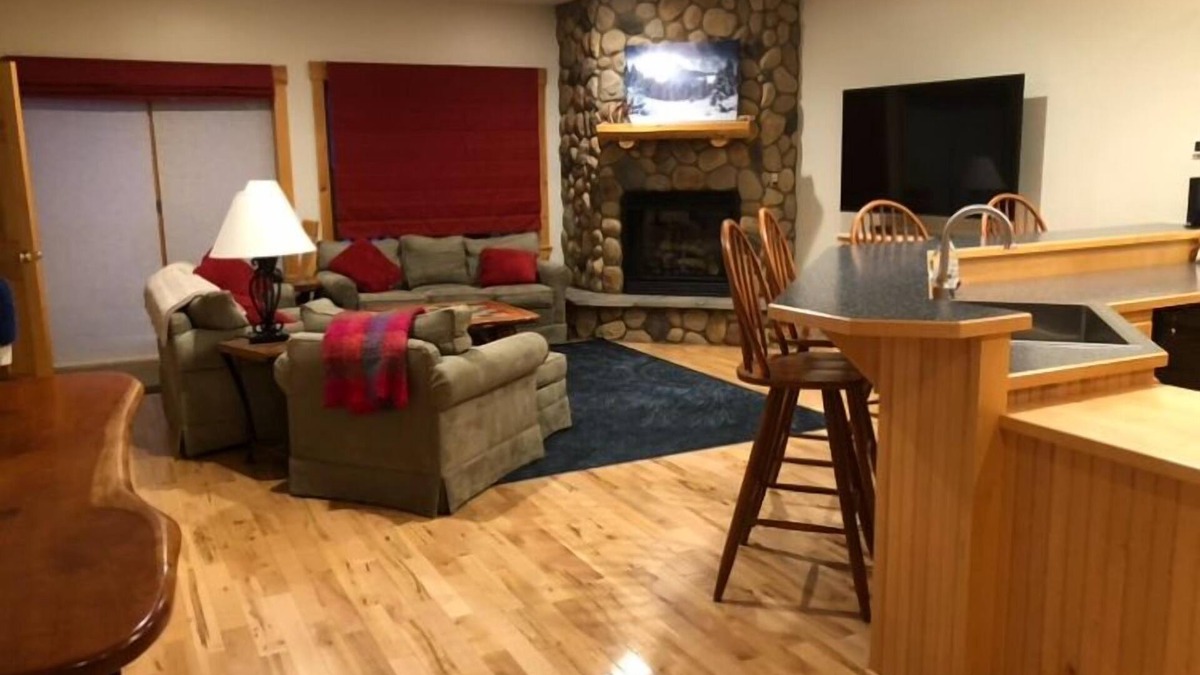 Carrabassett Valley Condo | Stunning Timbers ski-in/ski-out, above the base lodge and SuperQuad