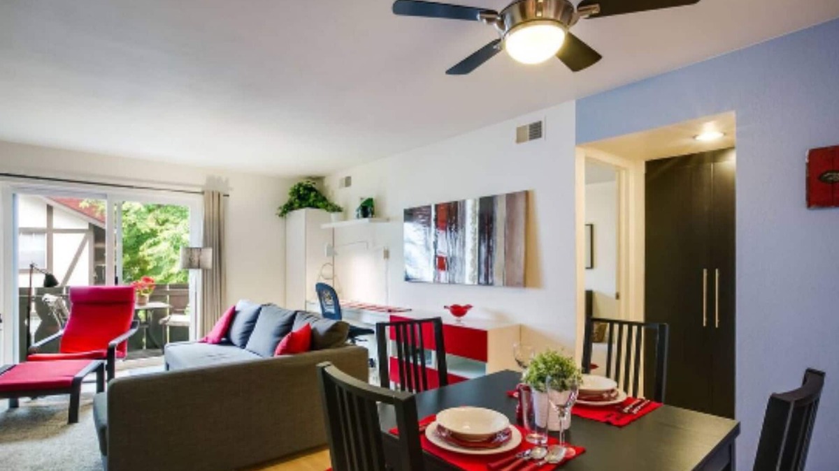Glenwood Grove - North Iris Condo | STUNNING, Top-Shelf Suite Retreat!