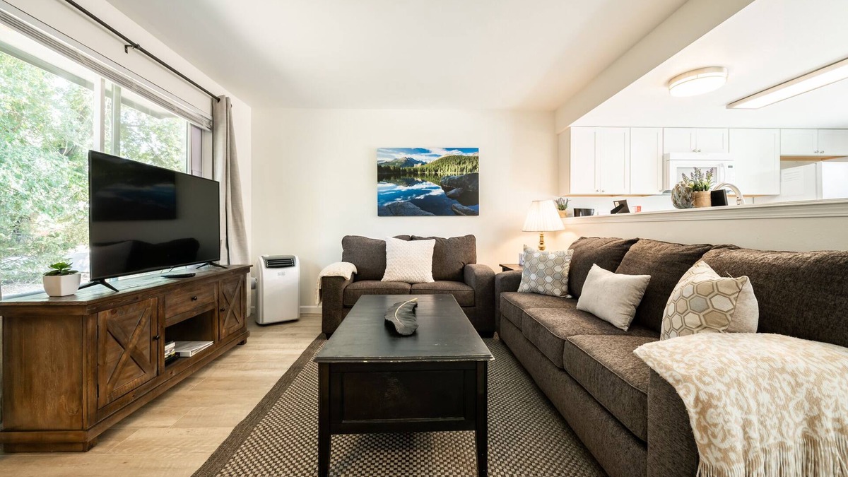Cimarron Hills Condo | ❀ Stunning ❀ Townhouse with A/C! Sleeps 5 People