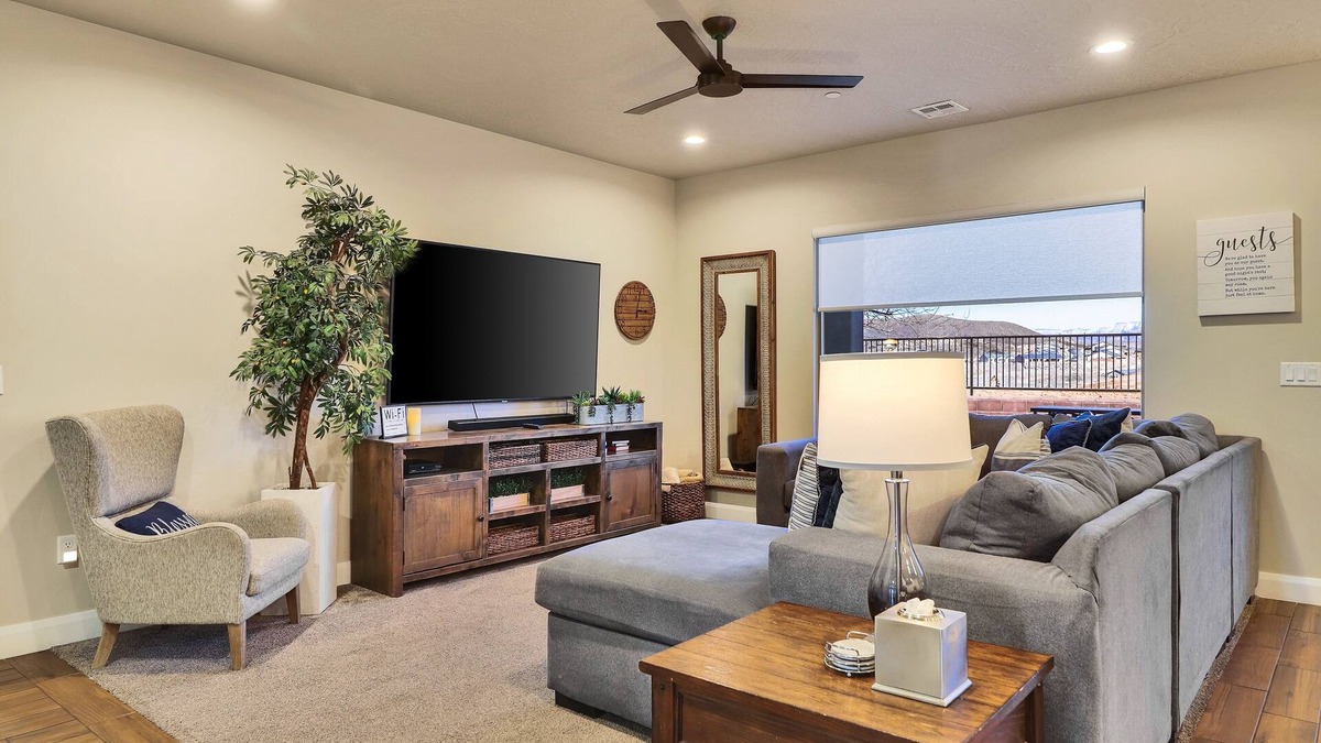 Hurricane House | Stunning Townhome in Zion Village with private hot tub and lazy river