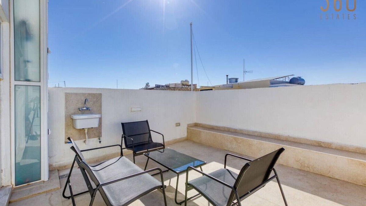 Siggiewi House | Stunning Traditional 3BR Townhouse in Siggiewi