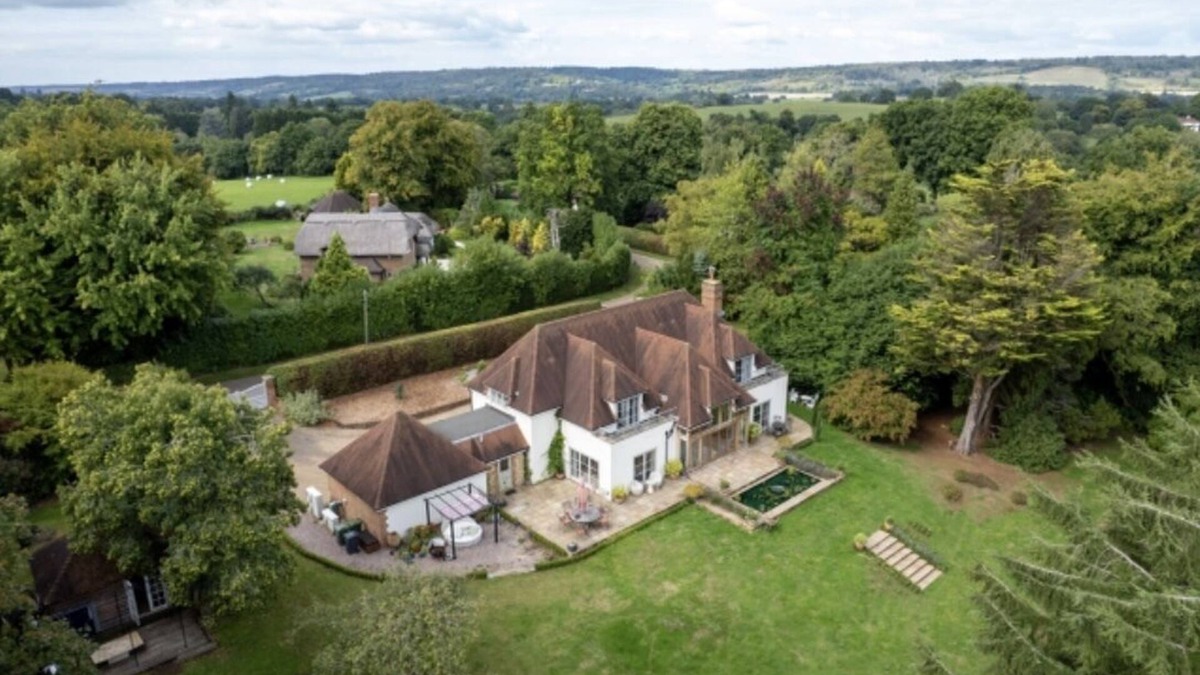 Dorking House | Stunning & tranquil. Heart of the Surrey Hills