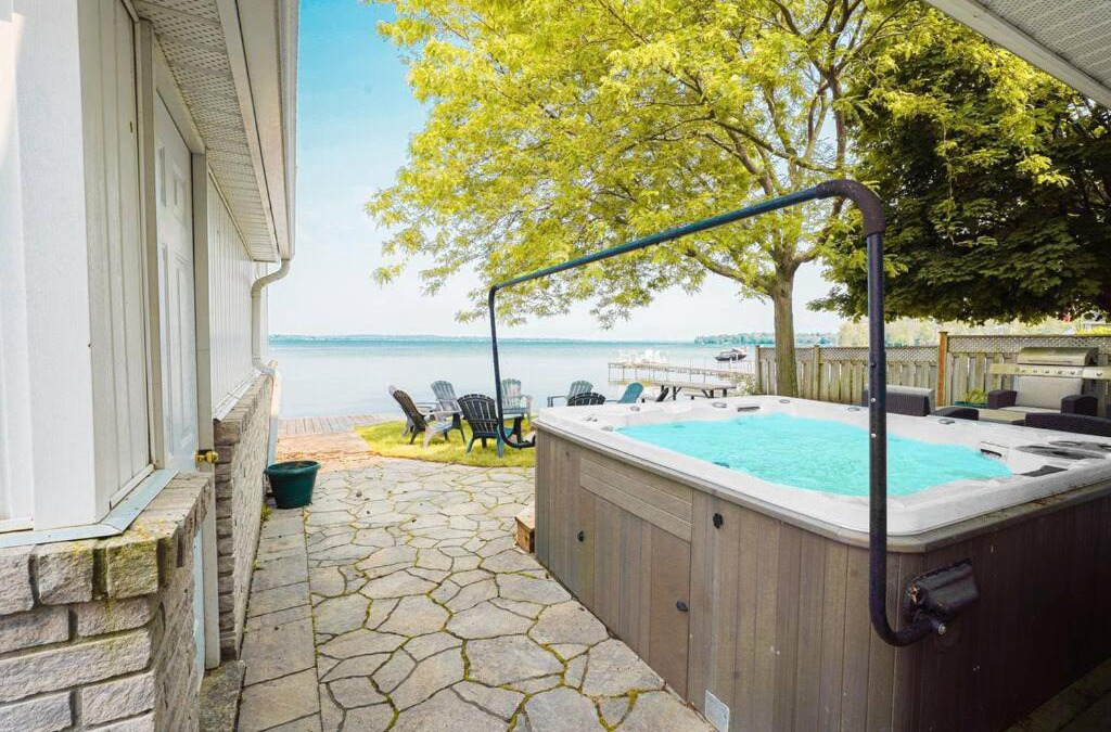 Innisfil House | Stunning Tranquility~ Spa~ Billiard~ Lake Simcoe