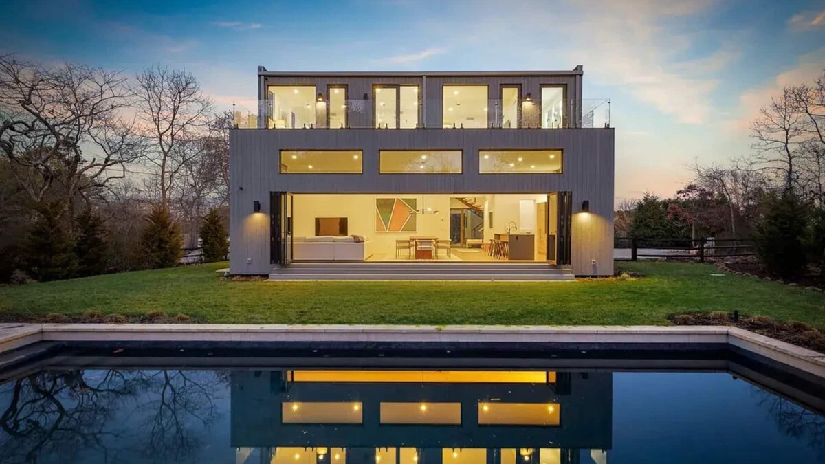 Hampton Bays House | Stunning, ultra-modern 4-BR house with private pool in the Heart of the Hamptons