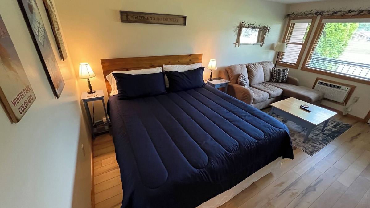 North Woodstock Resort | Stunning updated studio located in the heart of the White Mountains.