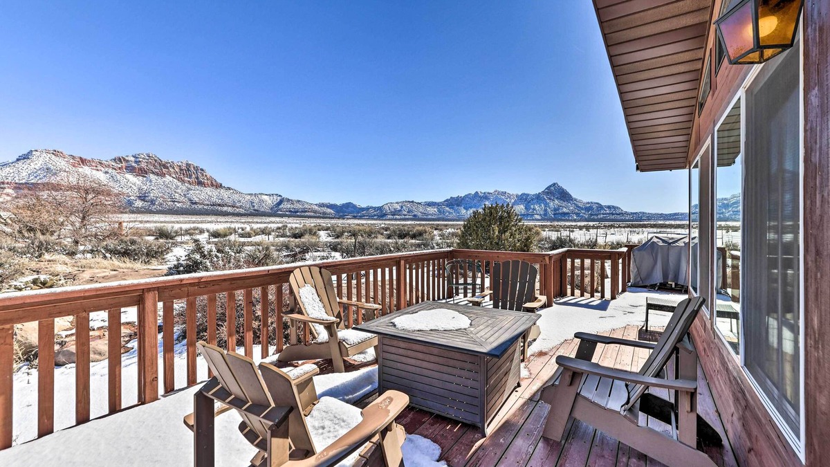 Apple Valley House | Stunning Utah Home 30 Mi to Zion Nat'l Park