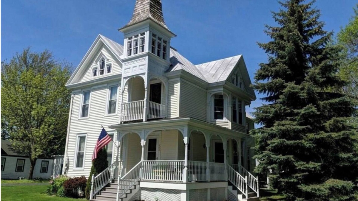 Sackets Harbor House | Stunning Victorian with pool!