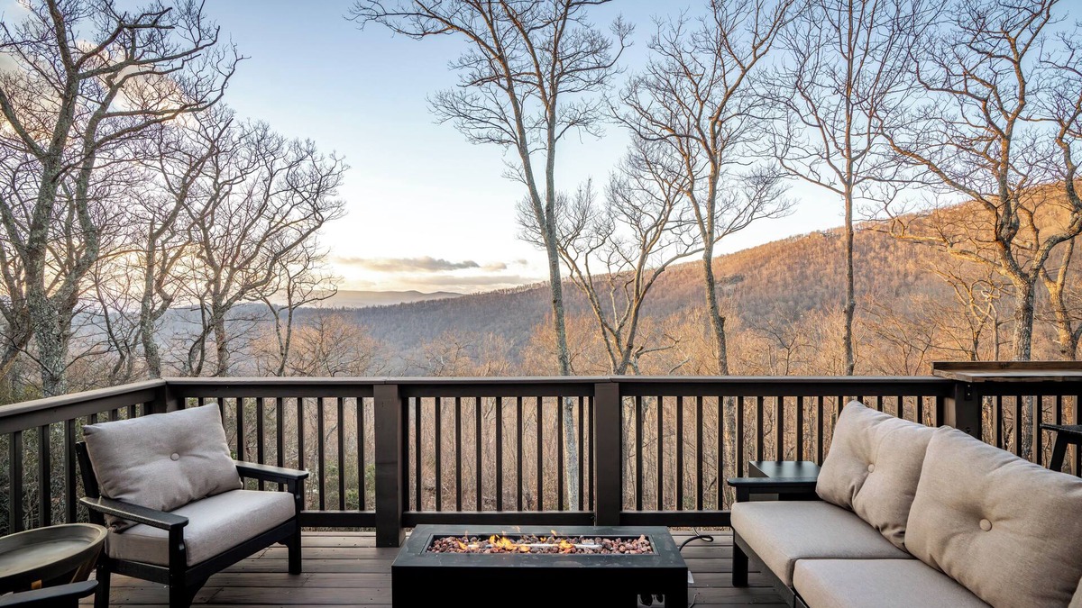 Nellysford House | Stunning Views, Hot Tub, Impeccable Design