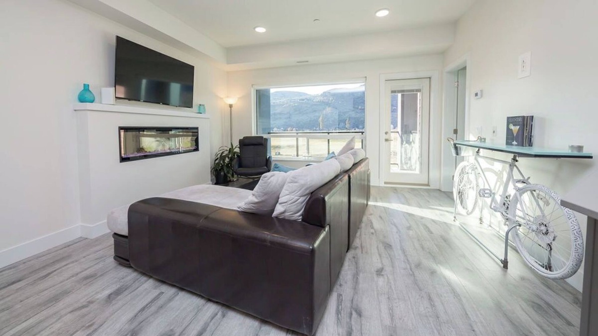Kamloops Condo | Stunning View, 2 beds 1.5 bath @ Dunes Golf Course