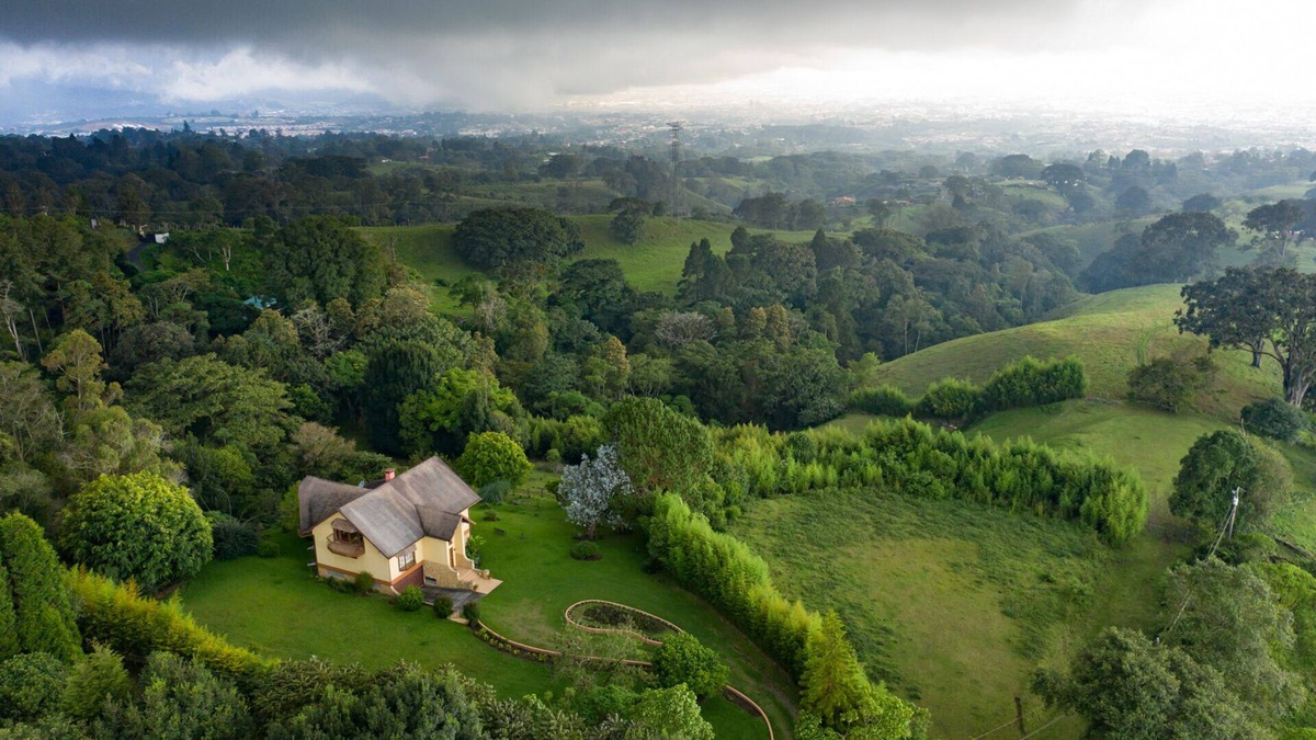 Roble House | Stunning View of San Jose-private property on 2 acres, Casa Los Cielos & Studio