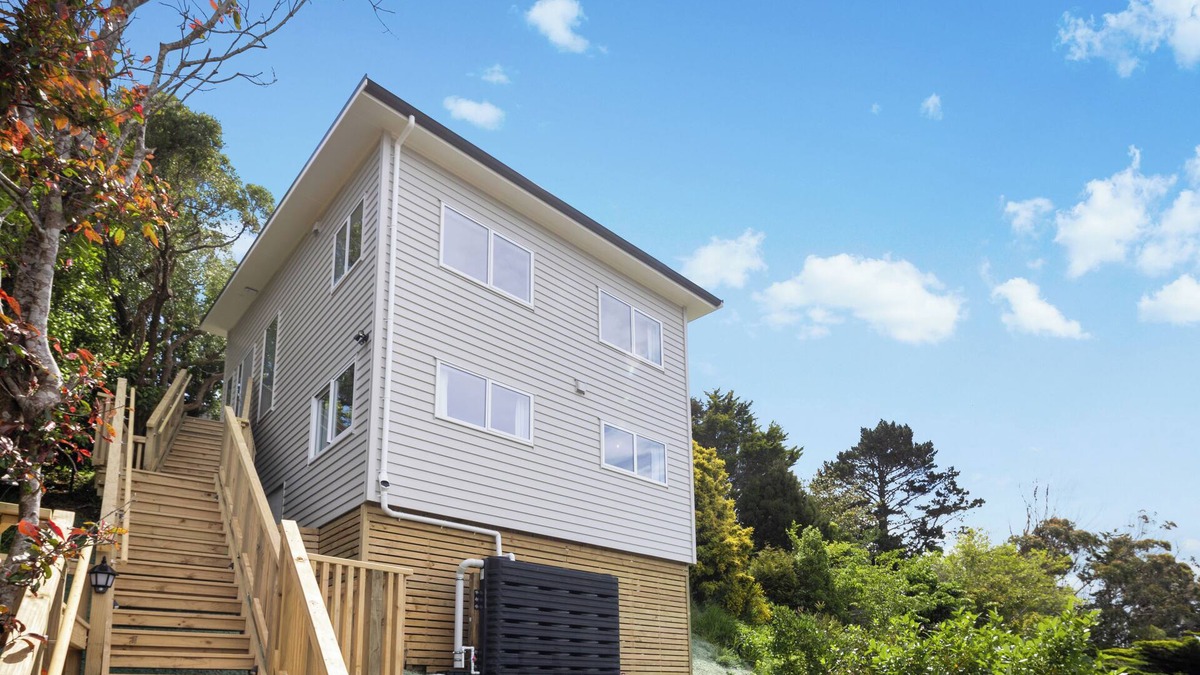 Johnsonville House | Stunning view, privacy, close to ferry & brand-new