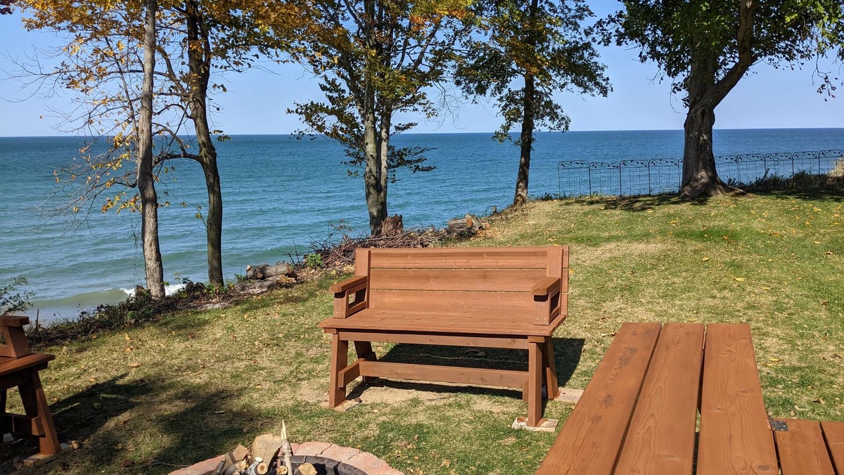 North East House | Stunning Views at this Lakefront 5+ Bedroom 4 Bath Vacation Destination