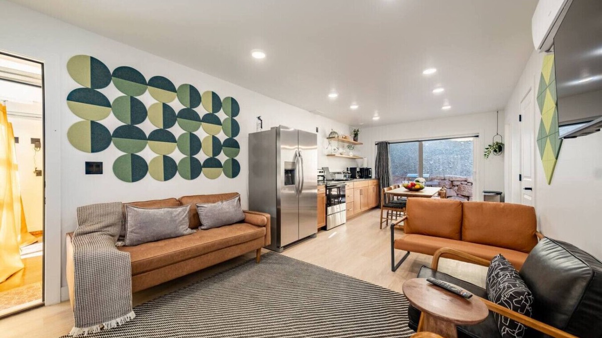 Glendale House | Stunning Views Between Zion & Bryce EV Stars New