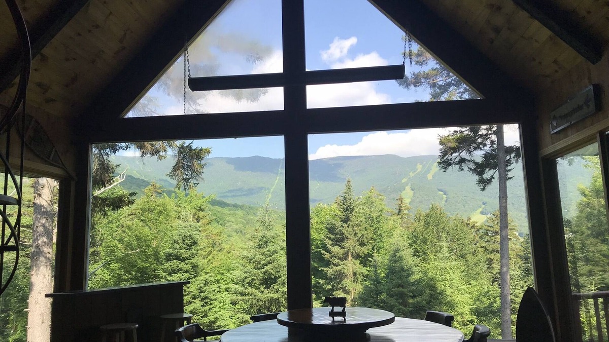 Warren House | Stunning Views, Exquisite 6 BR Sugarbush Escape, 1 Minute to ski