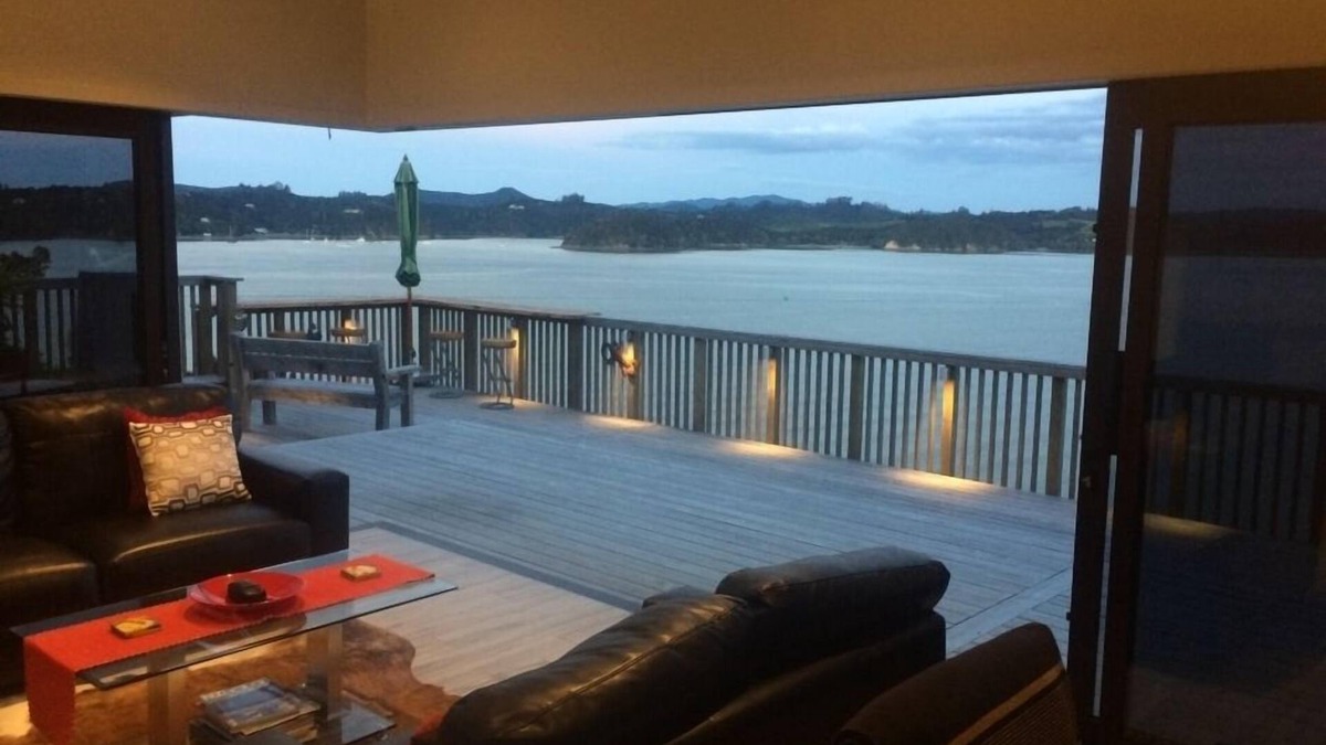 Paihia House | Stunning views in a magnificent waterside location
