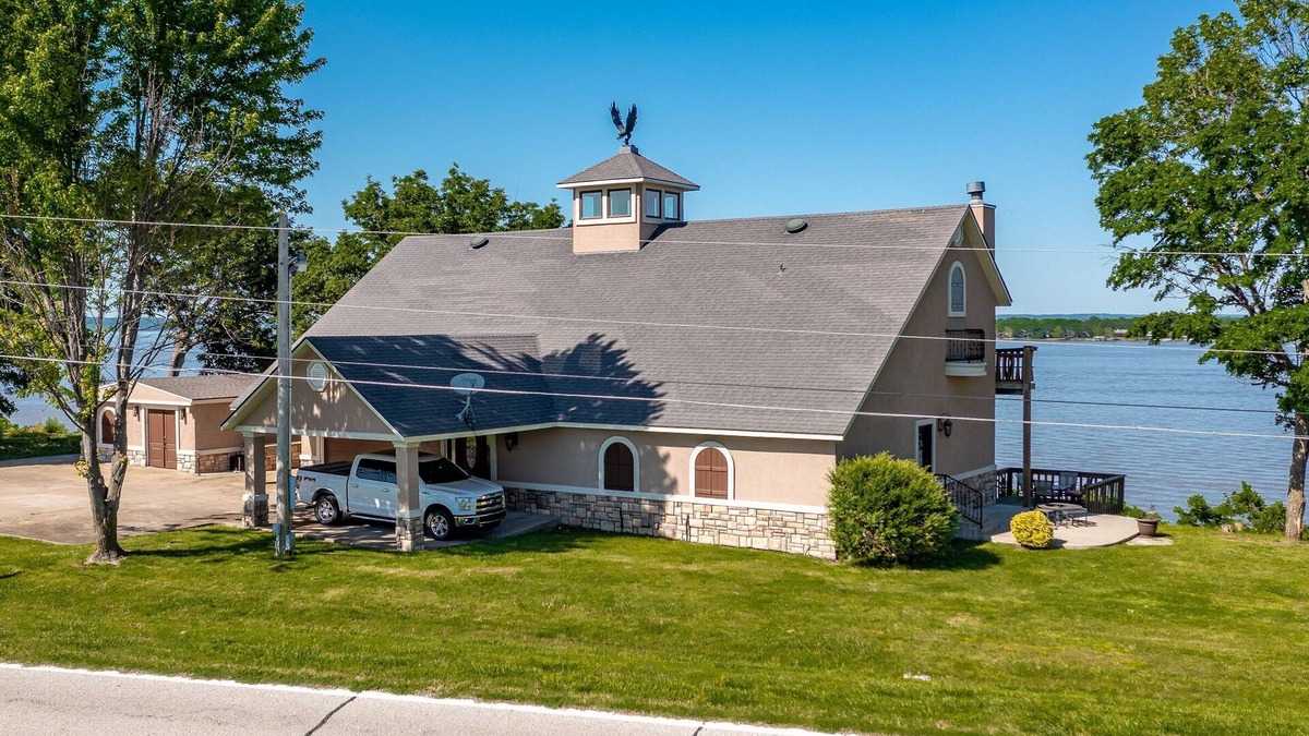 Afton House | Stunning Views, Kids Haven, Pool Table & more!