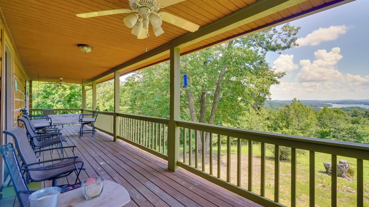 Rockwood Cabin | Stunning Views: Modern Cabin by Watts Bar Lake
