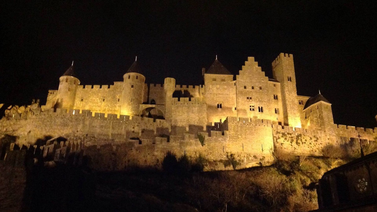 Carcassonne Apartment | Stunning views of Carcassonne castle ramparts from 1st floor apartment (Cezanne)