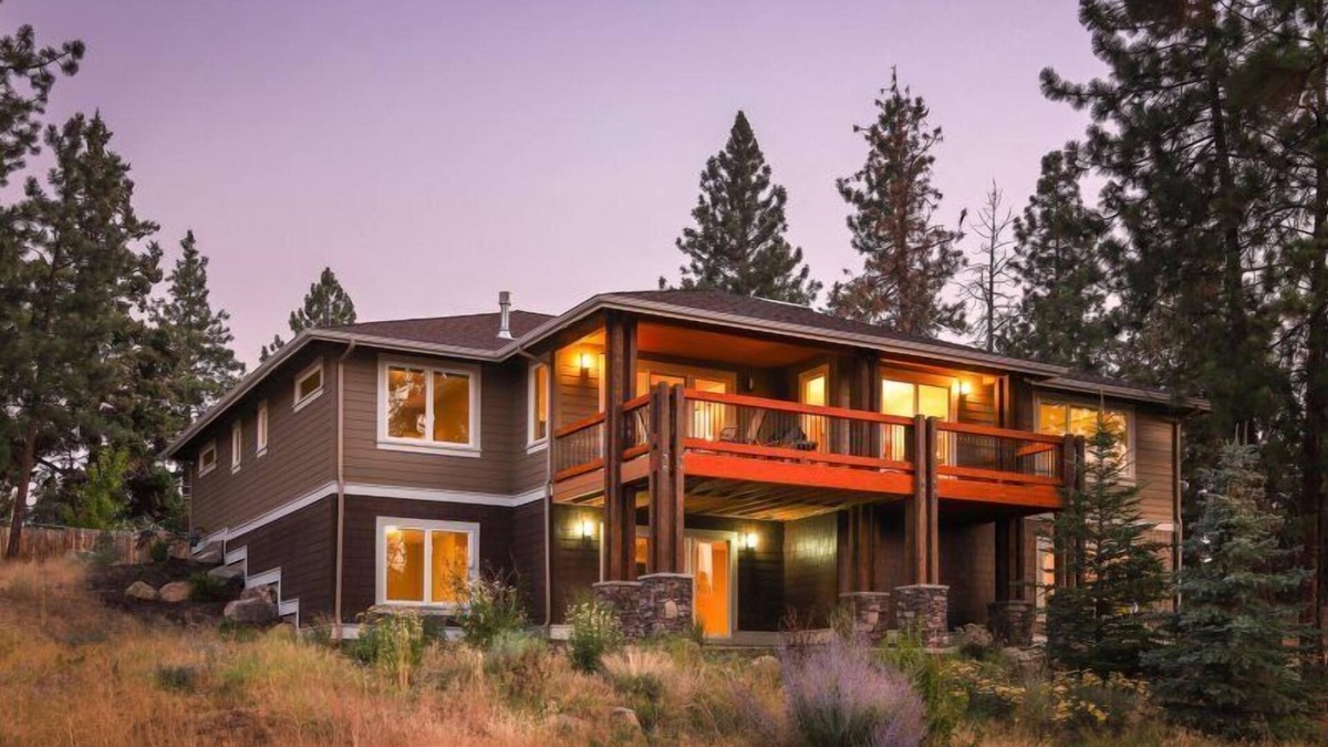 Southern Crossing House | Stunning Views of Farewell Bend Park at Alderwood Circle! 30 day+ exec rental