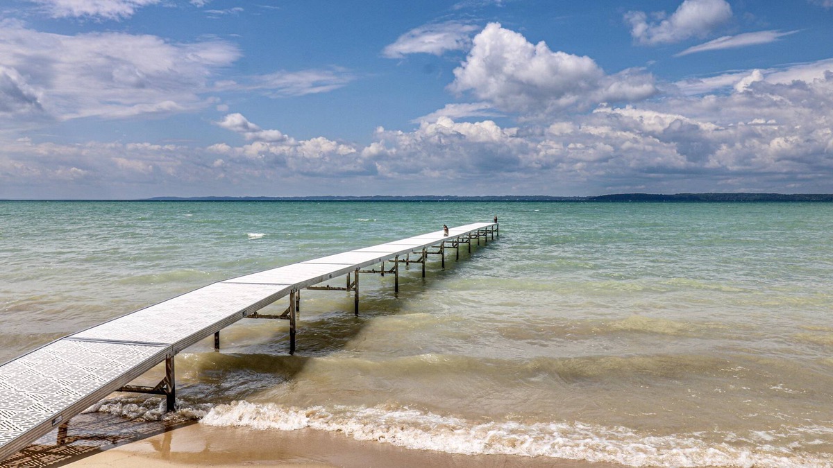 Kewadin House | Stunning Views of Grand Traverse Bay