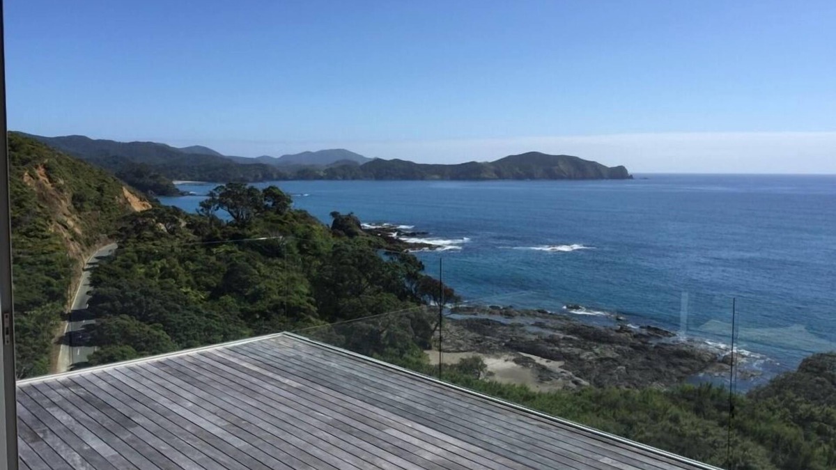 Rawhiti House | Stunning Views on the Coast