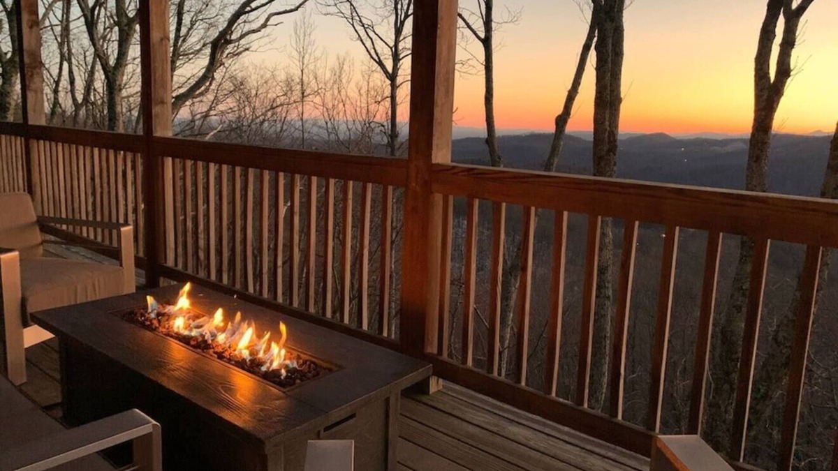 Boone House | Stunning Views - Theater, Sauna, Arcade, Slide - Blackberry Vista