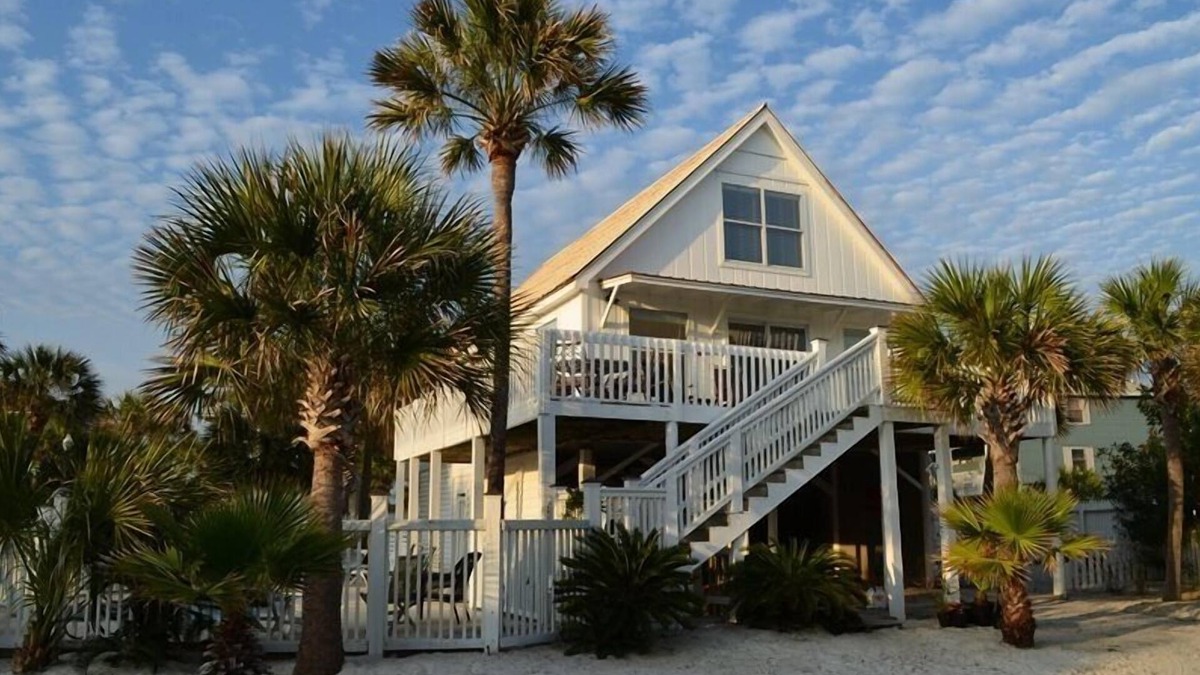 Inlet Beach Cottage | Stunning Views Seconds from Sand (Not a Private Pool)