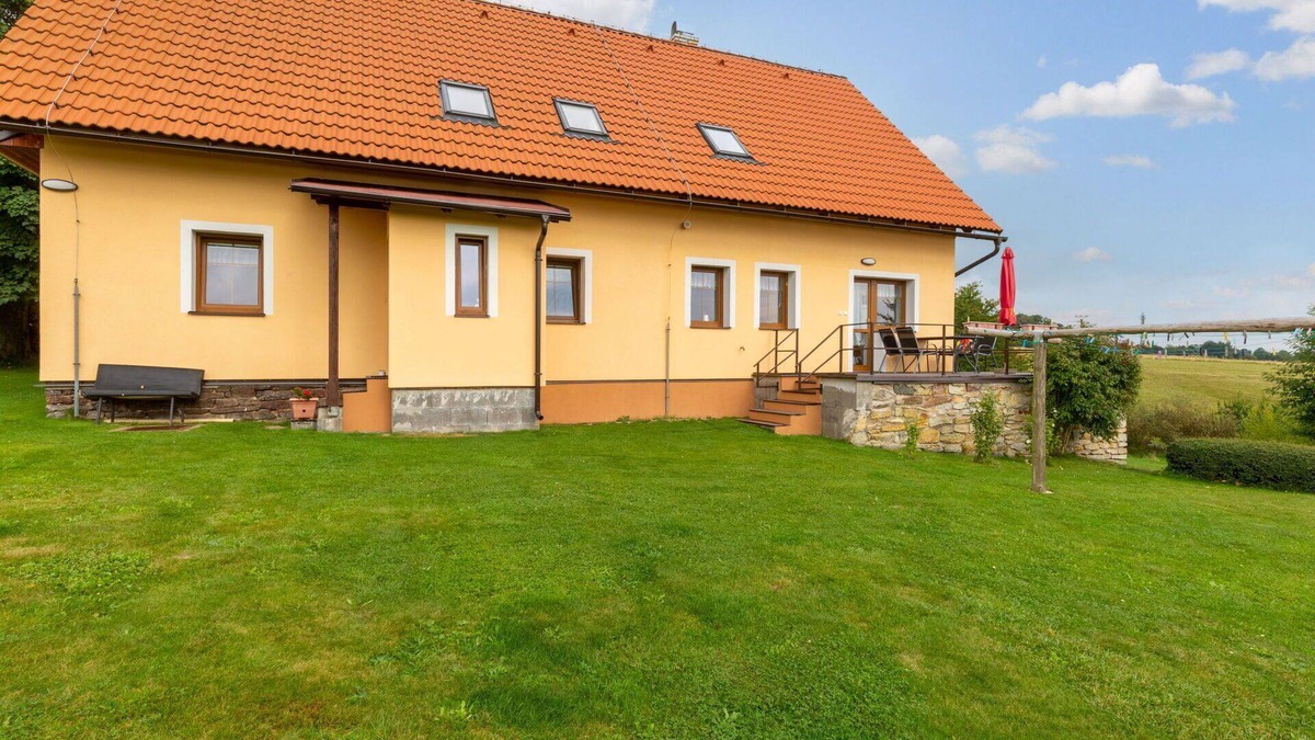 Rokytnice v Orlickych Horach House | Stunning villa for 6 guests with WIFI, TV, patio and panoramic view
