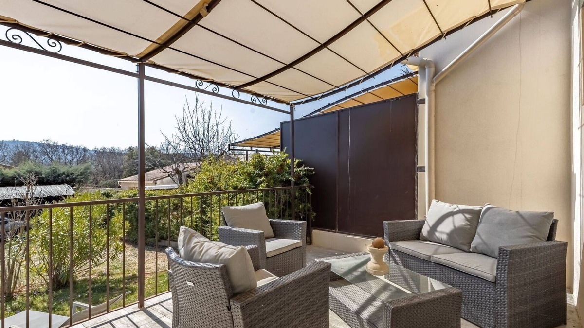 Rustrel House | Stunning villa for 4 people with private pool, WIFI, TV and terrace