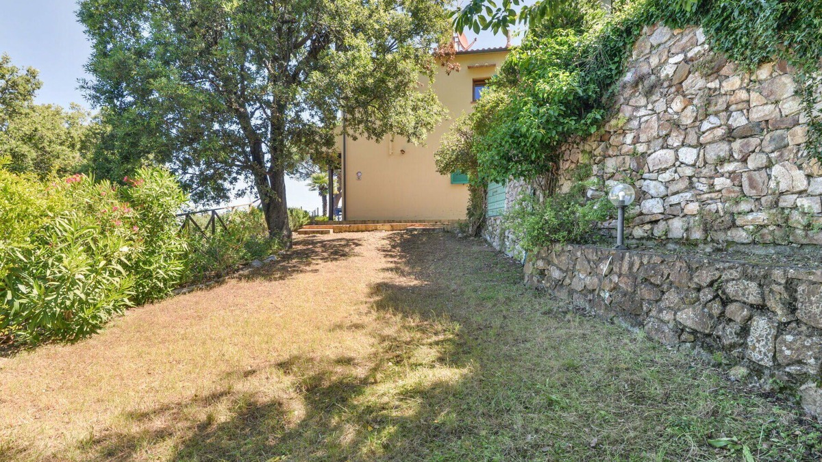 Elba Island House | Stunning villa for 5 people with terrace and pets allowed