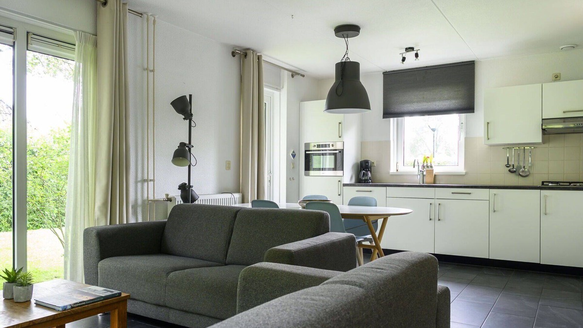 Eernewoude House | Stunning villa for 5 people with WIFI, TV, terrace and parking
