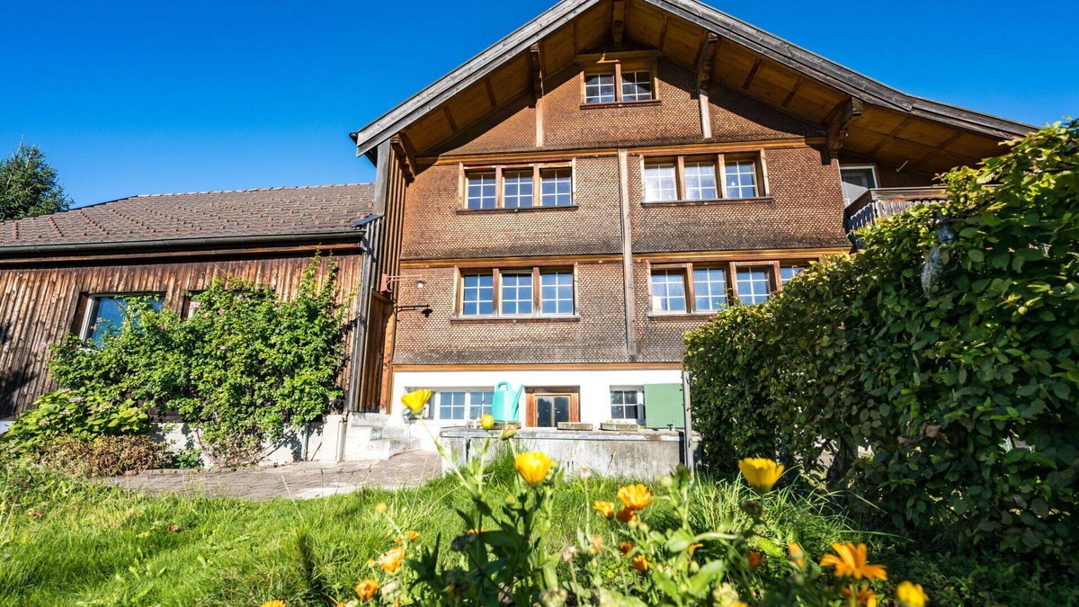 Obereggz House | Stunning villa for 6 guests with WIFI, TV, patio, pets allowed, panoramic view and parking