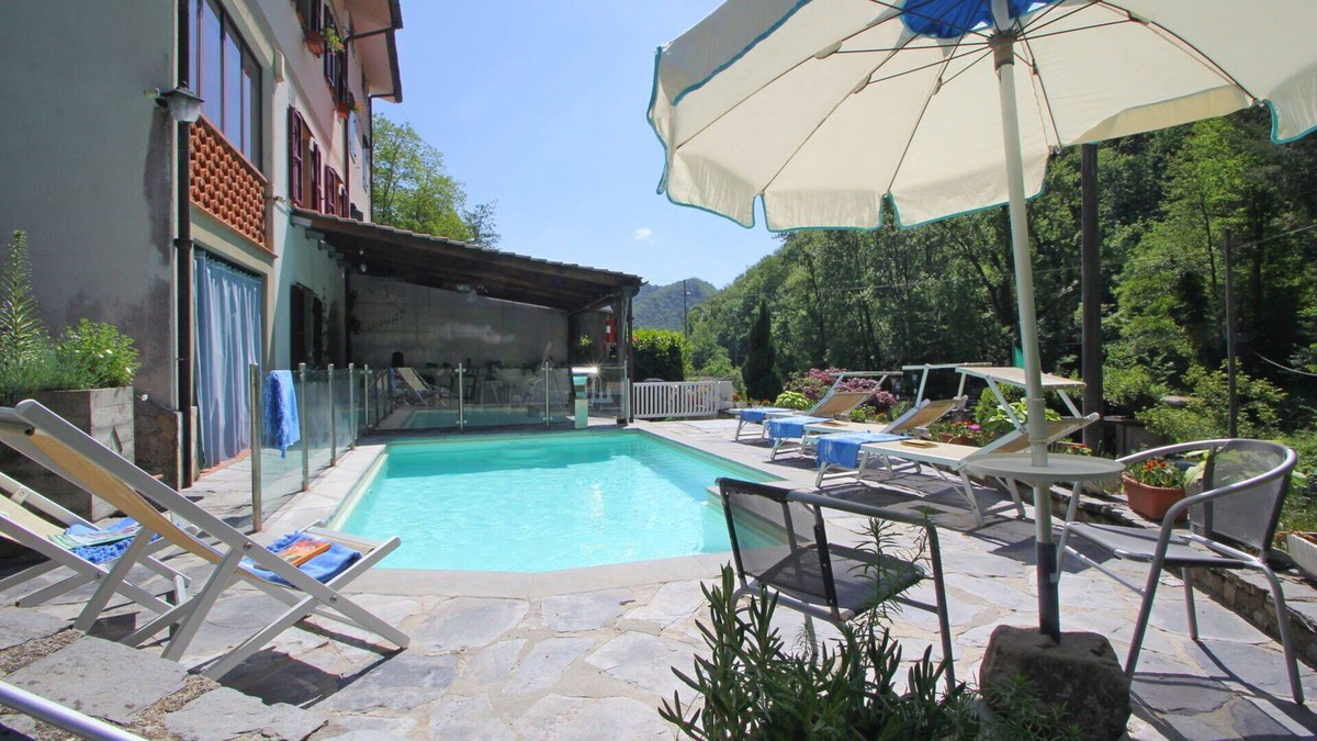 San Rocco in Turrite House | Stunning villa for 6 guests with WIFI, private pool, TV, pets allowed and parking